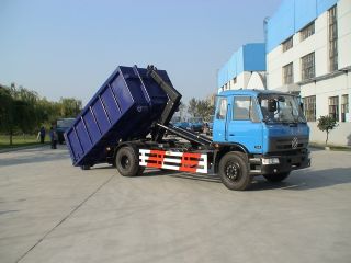 東風153拉臂式垃圾車