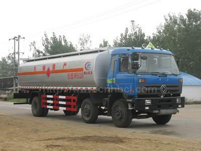 小三軸運(yùn)油車